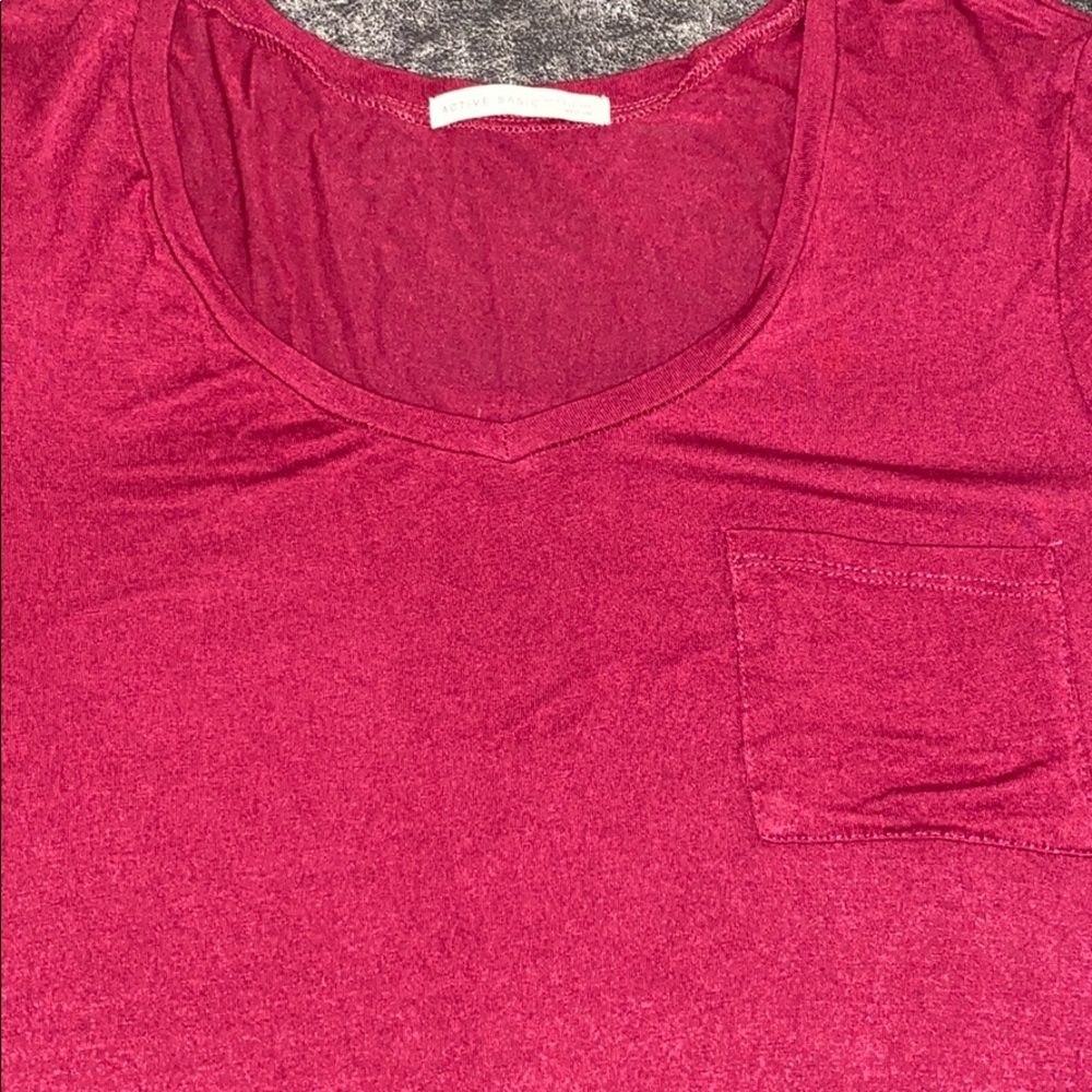 Rounded v-neck pocket tee - Picture 5 of 5
